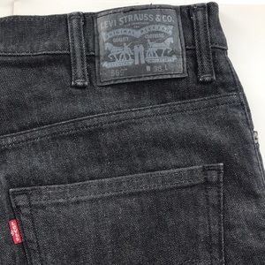 Levi 569 Loose Fit Shorts